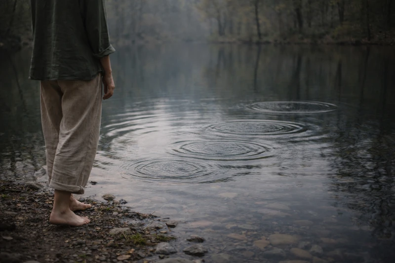 La Somatic Experiencing et l'hypnose, deux pratiques somatiques entre conscience et inconscient, expliquées par Yoann MOËSS, hypnothérapeute.