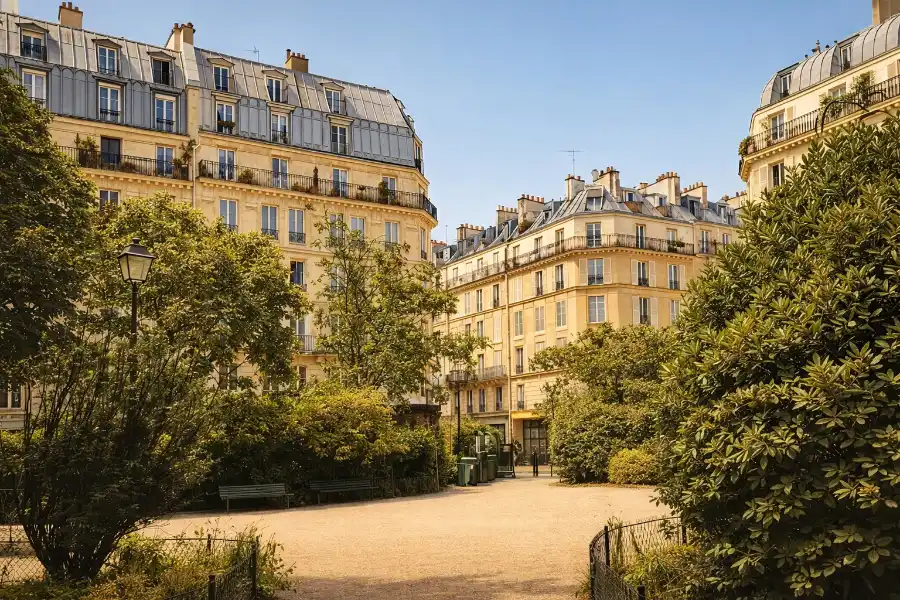 Je vous reçois dans mon cabinet d’hypnose à Paris dans le 11ème arrondissement, sur le square Gardette, à deux pas de l’Atelier des Lumières et proche de l’église Saint-Ambroise.